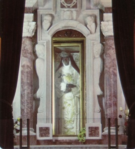 Corpo di S. Eustochia nella cappella di Montevergine