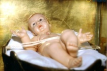 MESSINA – Il Natale del “Dio che si fa bambino ”, visto attraverso la significativa immagine del Gesù Bambino di cera che a Messina, 300 anni fa, versò lacrime miracolose.