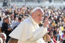 Papa Francesco festeggia il 50° di ordinazione sacerdotale: “Preferisco essere chiamato padre”