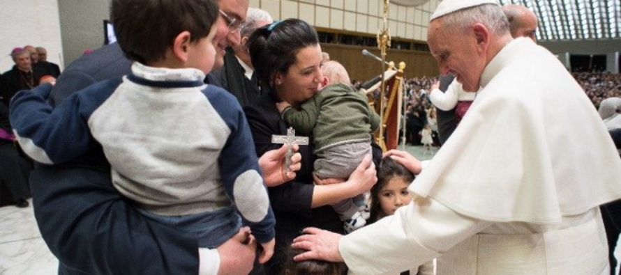 Papa Francesco: “la famiglia fondata sul matrimonio uomo donna è fonte dell’ordine sociale”