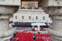 Funerali di Benedetto XVI. Papa Francesco: “Padre, nelle tue mani consegno il suo spirito”