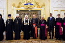 Missione Zuppi in Russia, l’incontro con il Patriarca Kirill a Mosca e l’invito a Bologna