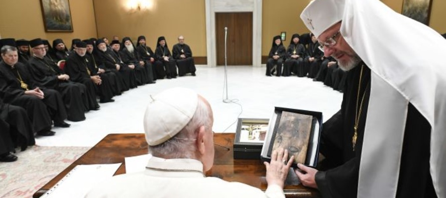 Il Papa incontra il Sinodo della Chiesa Greco Cattolica Ucraina, appianate le incomprensioni.