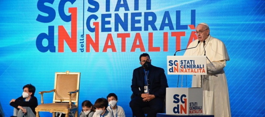 “Natalità, Papa Francesco: I governi attuino “serie ed efficaci scelte in favore della famiglia”
