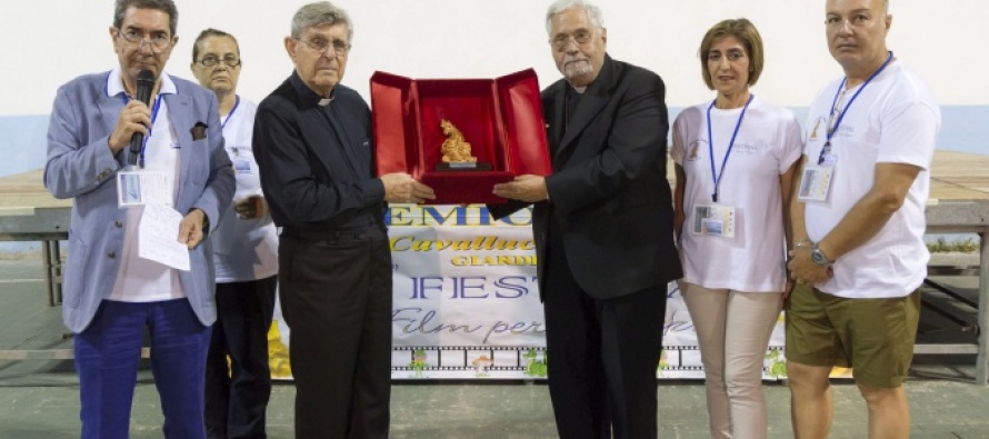 GIARDINI NAXOS – Il Premio “Cavalluccio Marino” a Papa Francesco, a Mons. Benigno Luigi Papa, al sindaco Renato Accorinti e al regista Daniele Luchetti