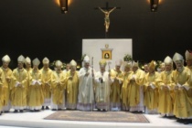 MESSINA – Il nuovo arcivescovo eletto, mons. Giovanni Accolla, consacrato vescovo a Siracusa nel Santuario della Madonna delle lacrime