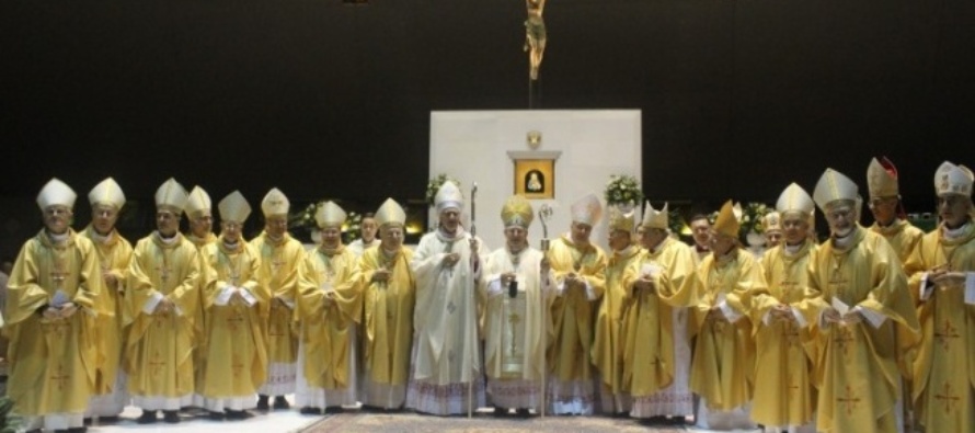 MESSINA – Il nuovo arcivescovo eletto, mons. Giovanni Accolla, consacrato vescovo a Siracusa nel Santuario della Madonna delle lacrime