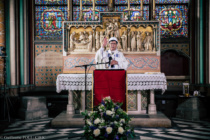 Notre Dame, celebrata la prima Messa dopo l’incendio. Mons. Aupetit: “Un segno che la cattedrale è sempre viva”