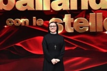 Suor Cristina, fenomeno televisivo prorompente e contraddittorio. Don Giacopuzzi: “una religiosa che trasmette con gioia tutta se stessa”