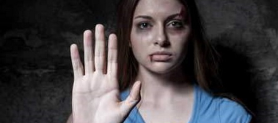 Giornata violenza donne: “Dissociazione tra sesso e amore”. “Carenza dedizione dell’uno all’altra e prevalenza amore egoistico”