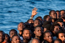 Migranti: flussi ininterrotti e invasivi, “la scioccante visione profetica giovanpaolina”