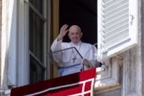 Udienza Papa: “Preghiamo per le mamme dei figli morti in guerra”, “e affinchè i cuori si convertano”