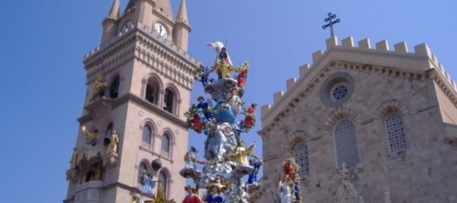 Messina celebra l’Assunzione di Maria, la secolare processione della Vara