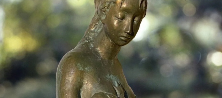 “Statua, e maternità che rappresenta, segno di contraddizione da ‘lapidare'”